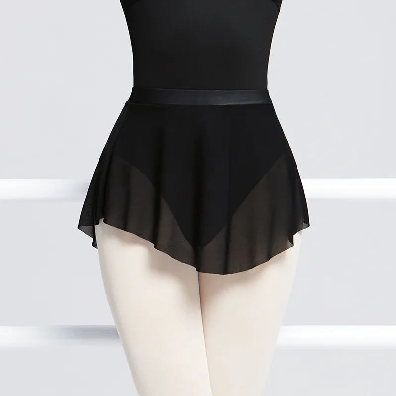 Mid-Length Mesh Pull-On Skirt (Noir)